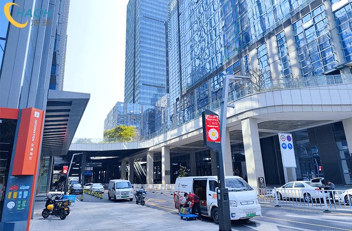 为什么说LED灯杆屏打开了商业显示的新篇章