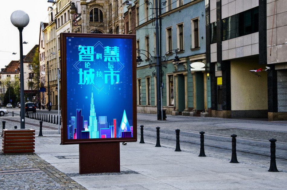 户外智能LED广告机在景区媒体的倾斜有什么特别的优势吗？