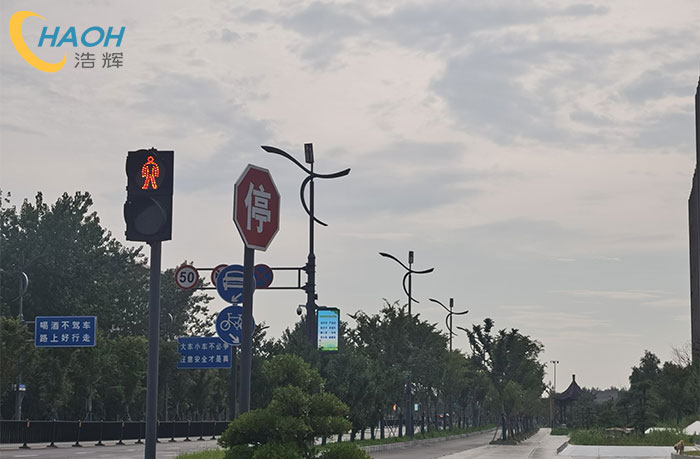 LED灯杆屏的标准取决于什么而定？